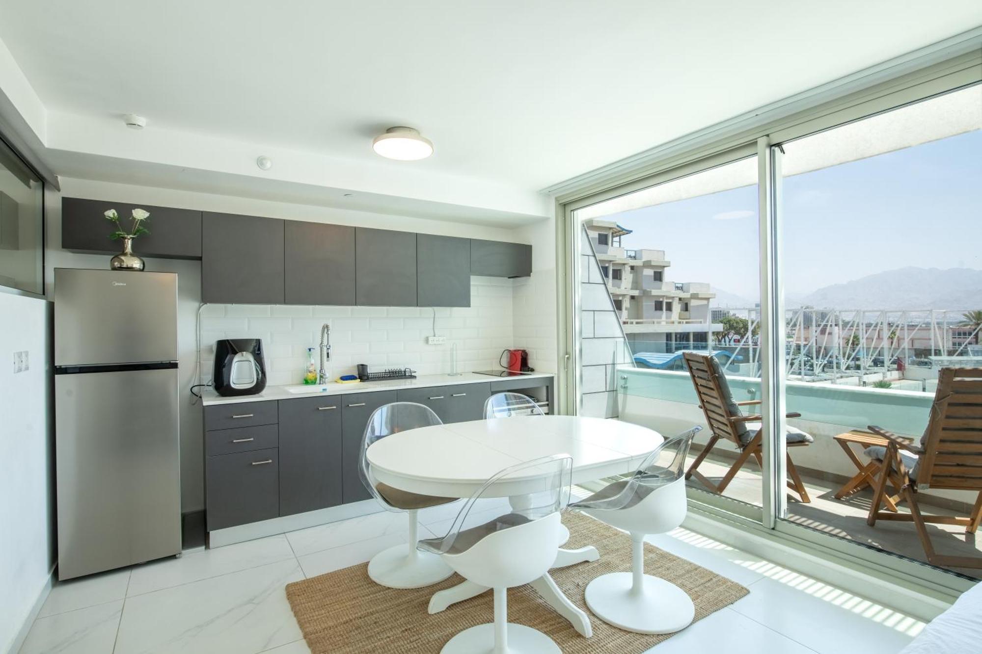 Sea Side Dream-amazing Sea View Location In Town דירה אילת